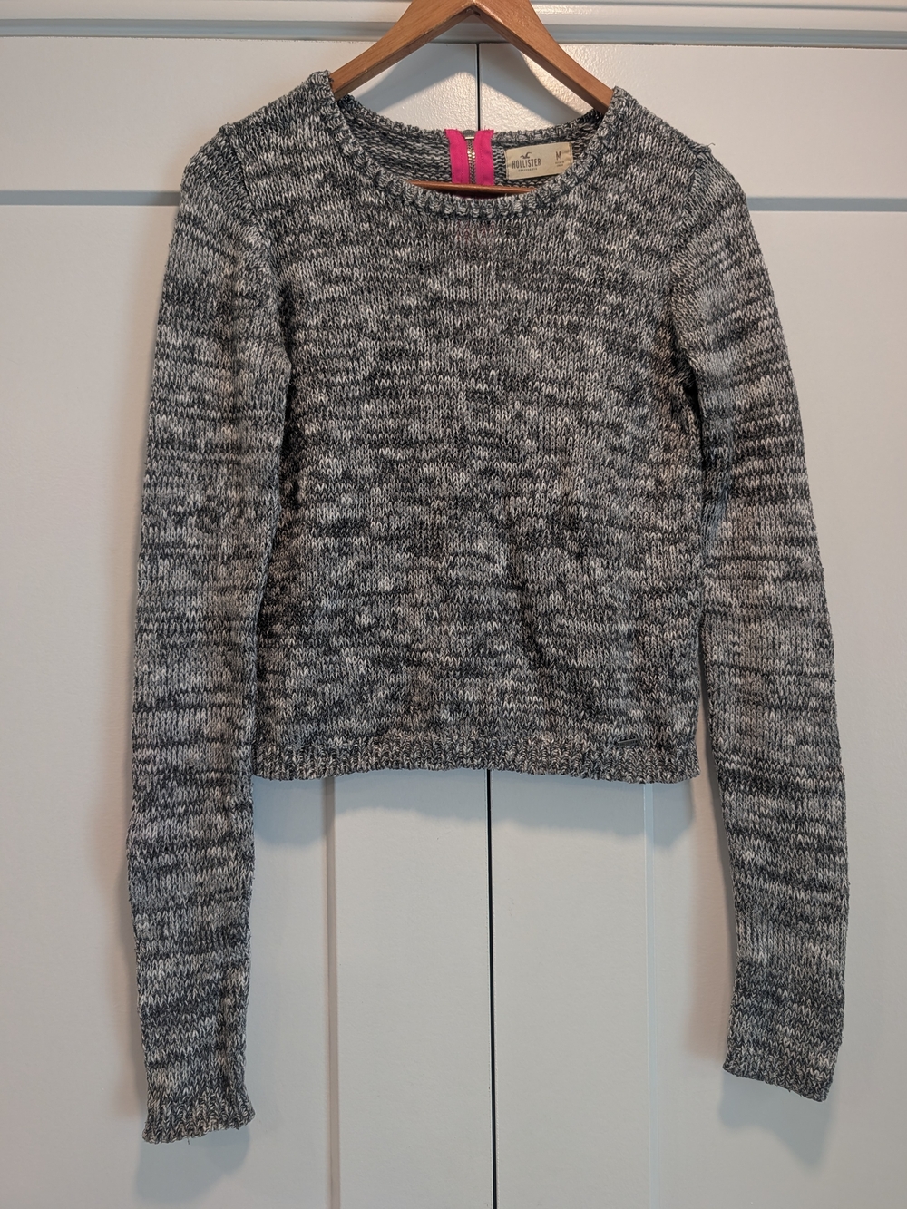HOLLISTER Gray Marled Crewneck Sweater With Pink Zipper Size Medium